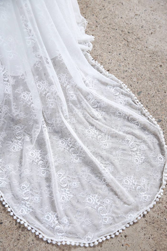 Emanuela - Image 14