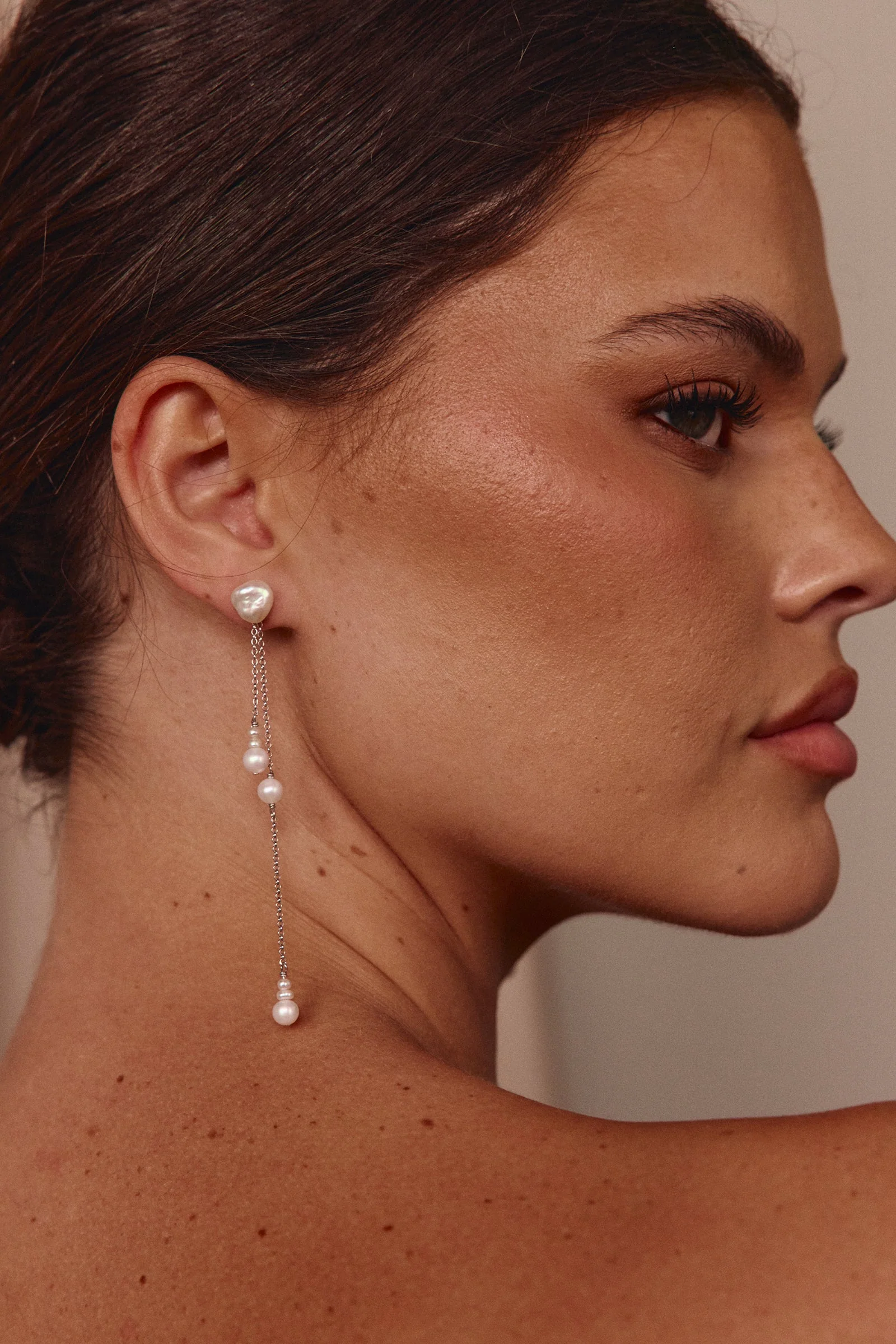 Nova Pearl Earrings - Image 4