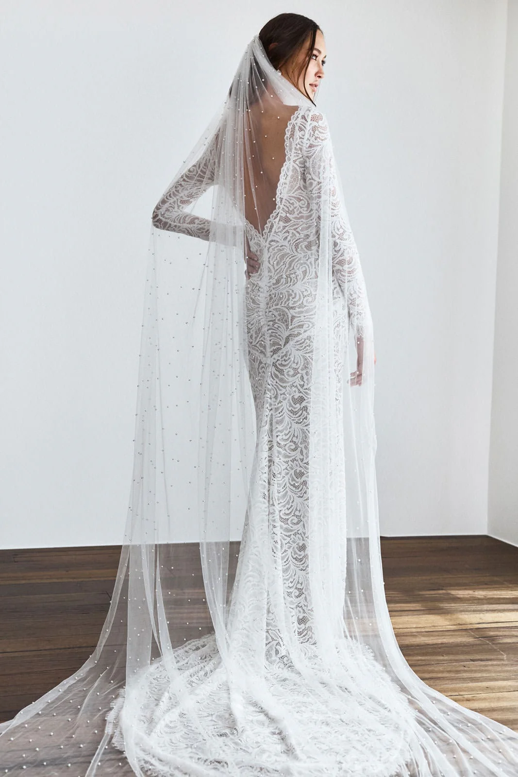 Pearly Long Veil - Image 9