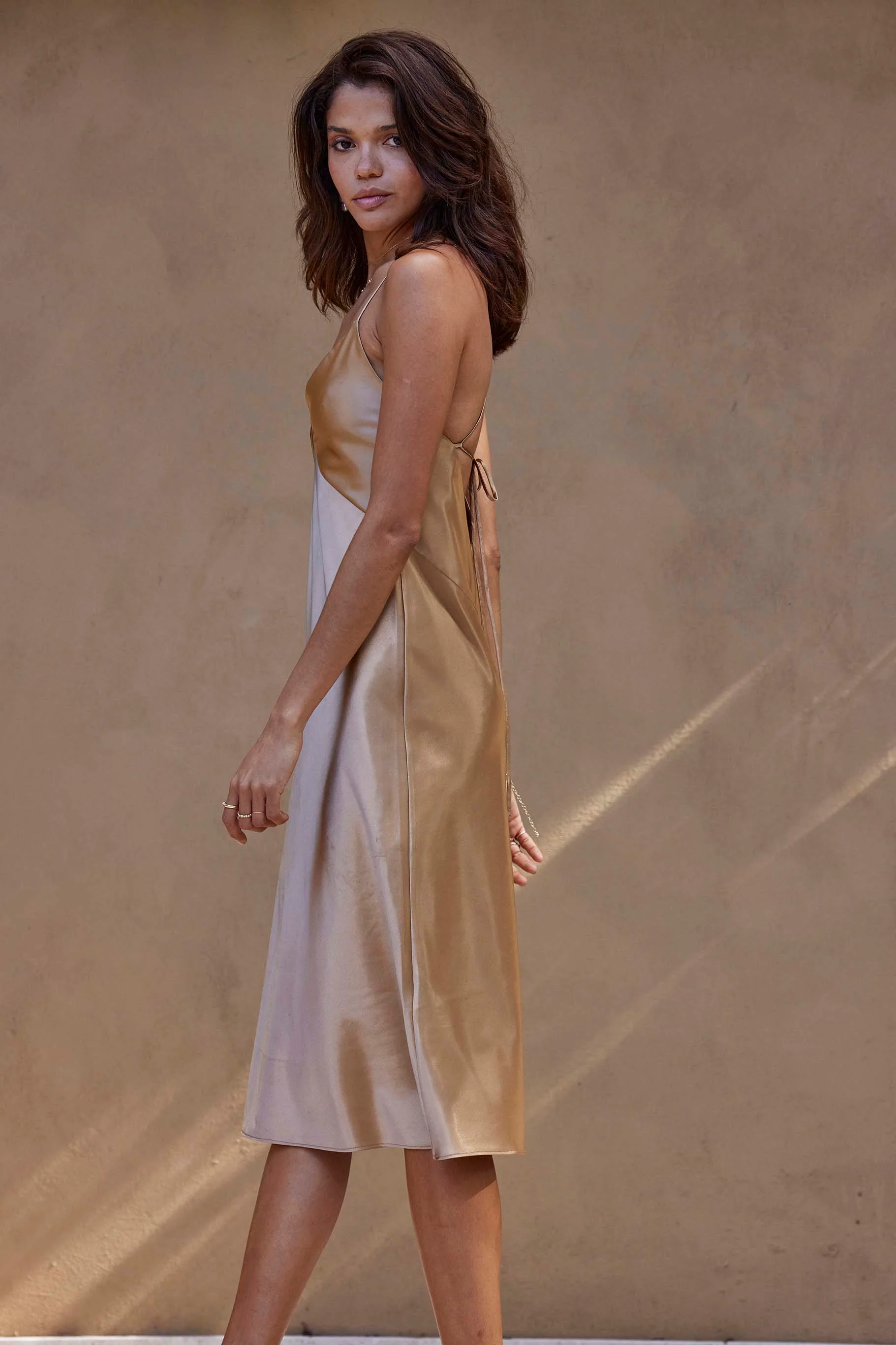 Silky Satin Midi Gold - Image 4